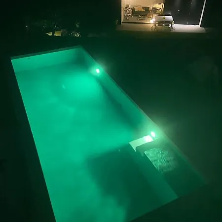 Panoramahouse - Pool And Sauna Hotel